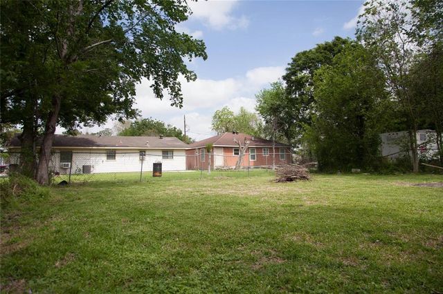 14441 Mcnair Street, Houston, TX 77015