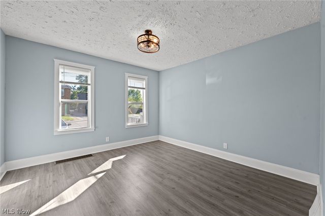 1424 Starkweather Avenue, Cleveland, OH 44113