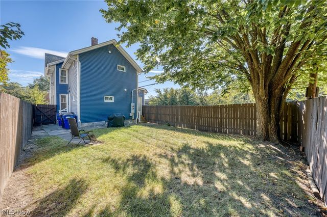 1424 Starkweather Avenue, Cleveland, OH 44113