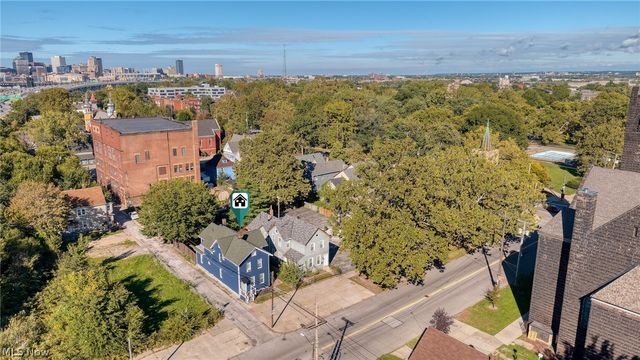 1424 Starkweather Avenue, Cleveland, OH 44113