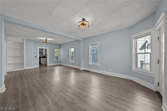 1424 Starkweather Avenue, Cleveland, OH 44113