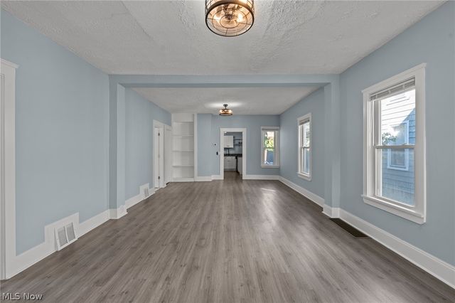 1424 Starkweather Avenue, Cleveland, OH 44113