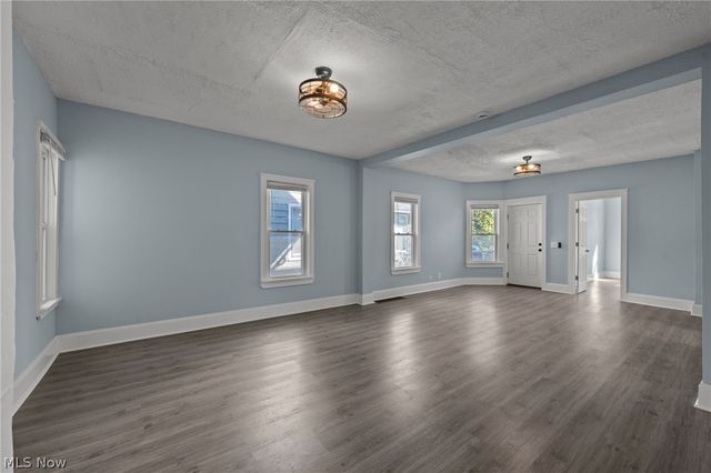 1424 Starkweather Avenue, Cleveland, OH 44113