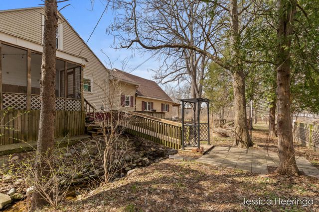 475 Northland Court NE, Rockford, MI 49341