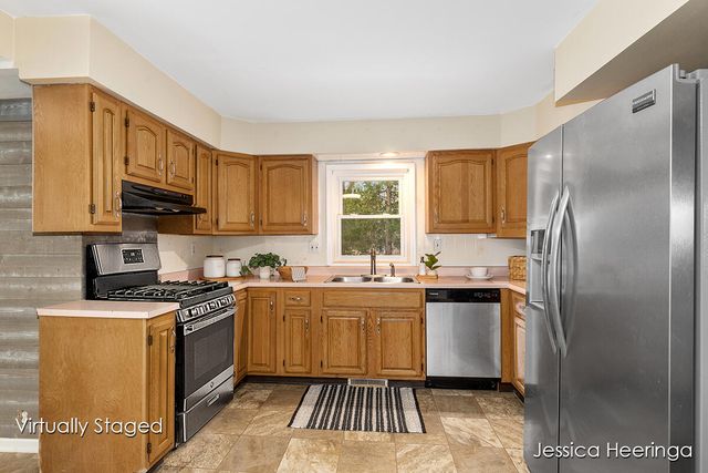 475 Northland Court NE, Rockford, MI 49341