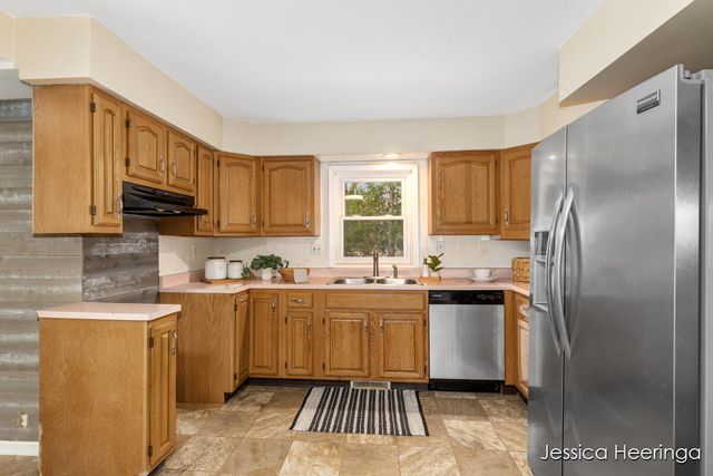 475 Northland Court NE, Rockford, MI 49341