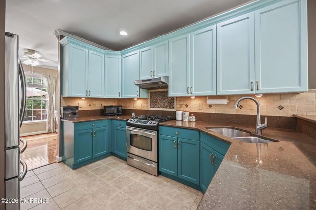 90 Banyan Boulevard, Holmdel, NJ 07733