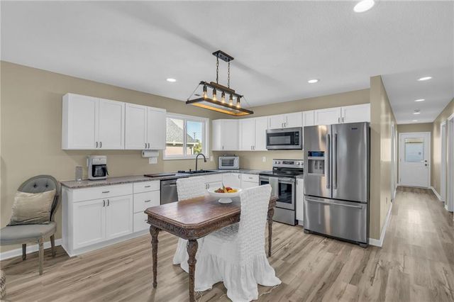 711 Pacific Avenue, Osawatomie, KS 66064