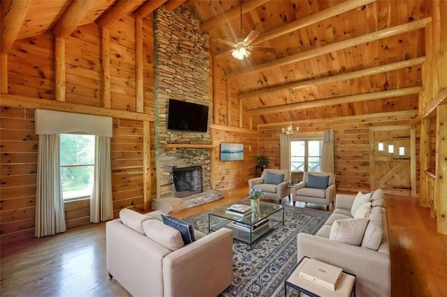 2665 Macedonia Rd, Franklin, GA 30217