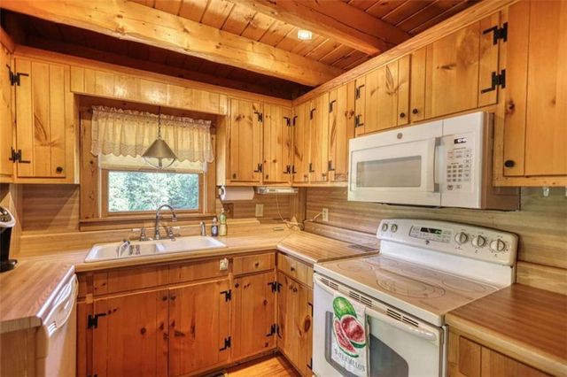 2665 Macedonia Rd, Franklin, GA 30217
