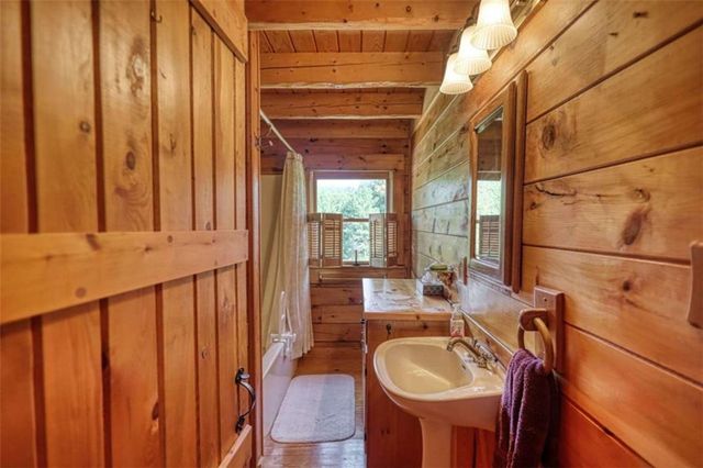 2665 Macedonia Rd, Franklin, GA 30217
