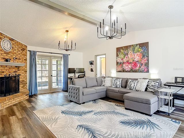 131 E HIGHBANKS ROAD, Debary, FL 32713