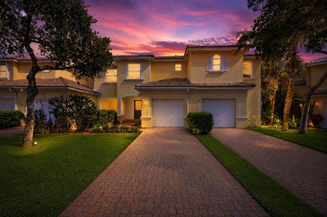 13352 Georgian Court, Wellington, FL 33414