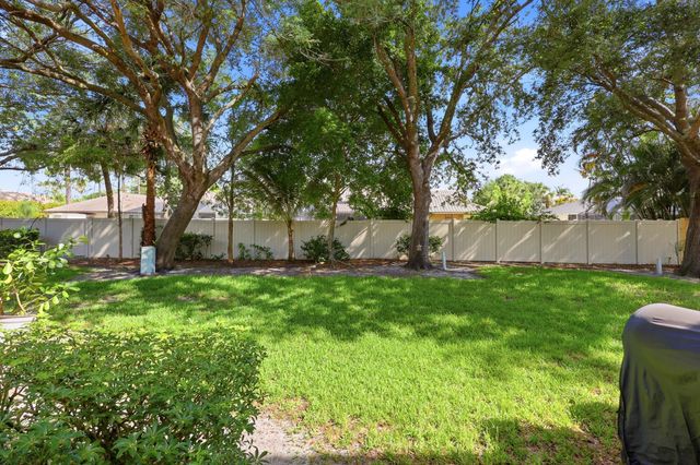 13352 Georgian Court, Wellington, FL 33414