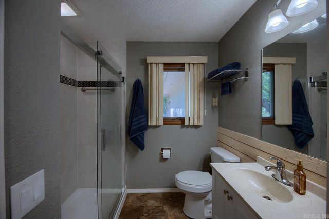 7 Palisandro Drive, Hot Springs Village, AR 71909