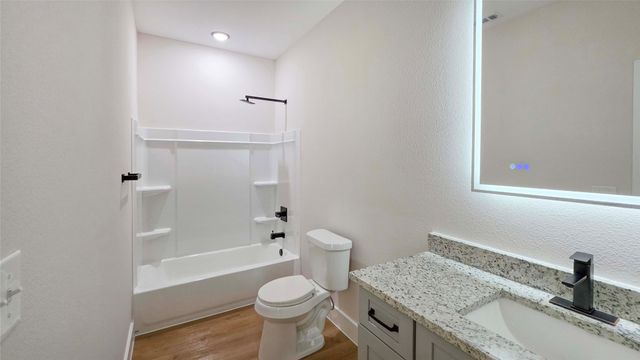 163 Lake Creek Drive, Mabank, TX 75156