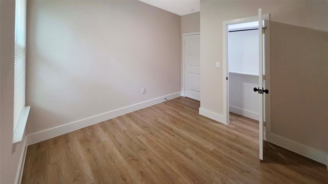 163 Lake Creek Drive, Mabank, TX 75156
