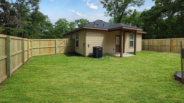 163 Lake Creek Drive, Mabank, TX 75156