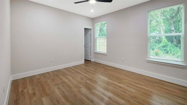 163 Lake Creek Drive, Mabank, TX 75156