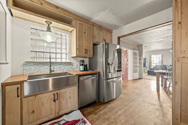 2901 Cole Avenue, Waco, TX 76707