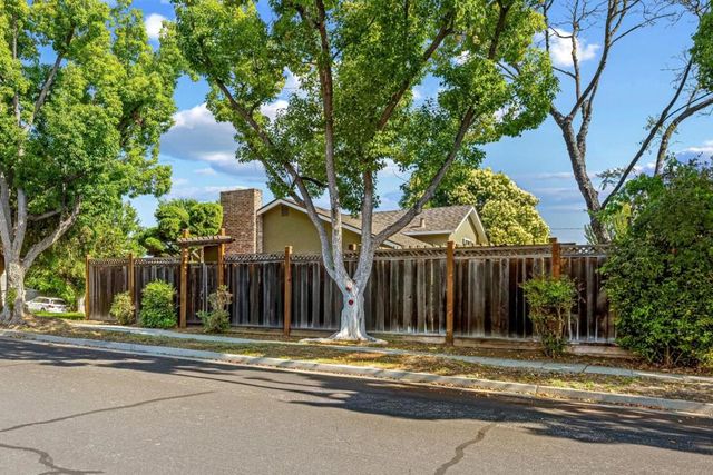 200 Danville Drive, Los Gatos, CA 95032