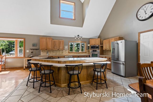 226 N 176th Avenue, Walkerville, MI 49459