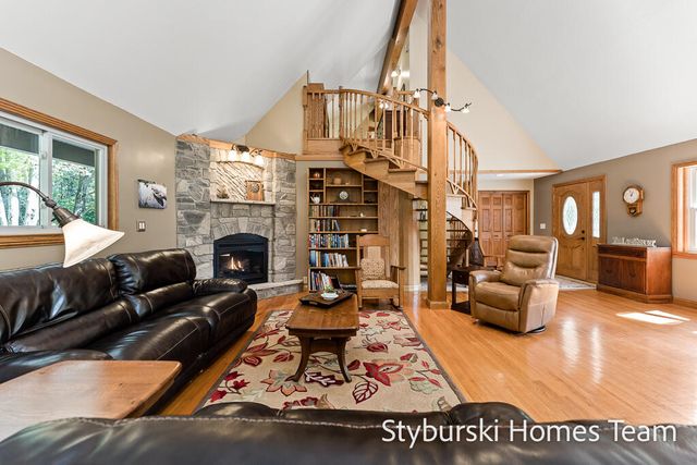 226 N 176th Avenue, Walkerville, MI 49459