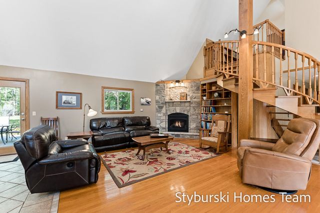 226 N 176th Avenue, Walkerville, MI 49459