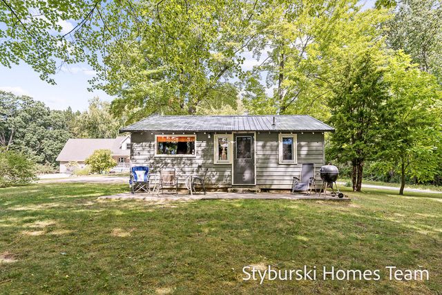 226 N 176th Avenue, Walkerville, MI 49459