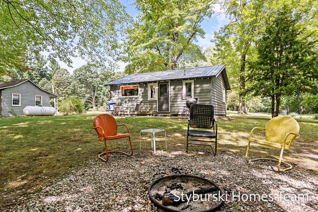 226 N 176th Avenue, Walkerville, MI 49459