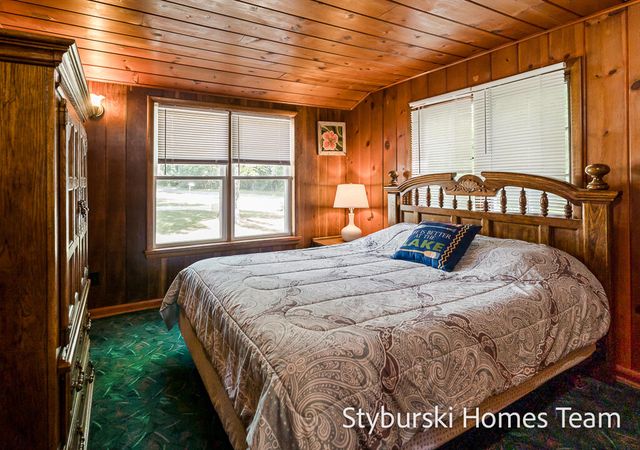 226 N 176th Avenue, Walkerville, MI 49459