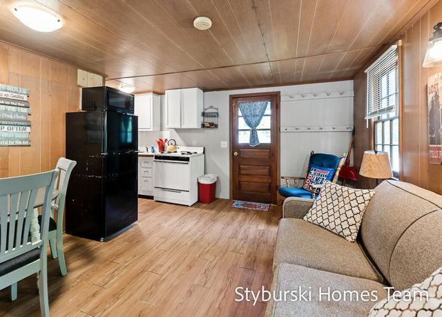 226 N 176th Avenue, Walkerville, MI 49459