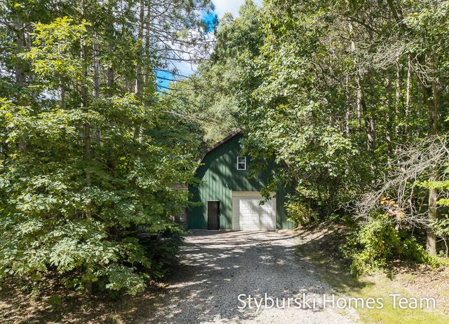 226 N 176th Avenue, Walkerville, MI 49459