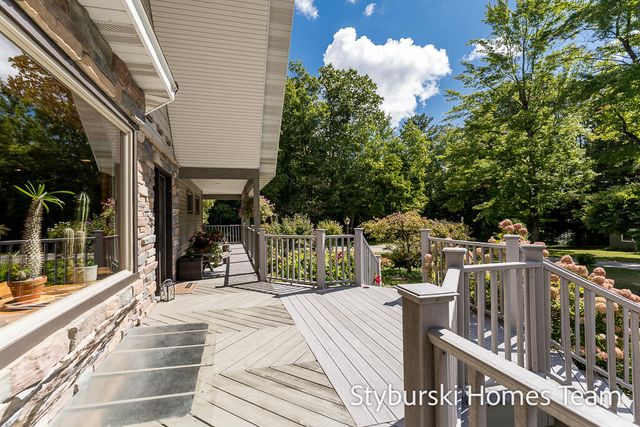 226 N 176th Avenue, Walkerville, MI 49459