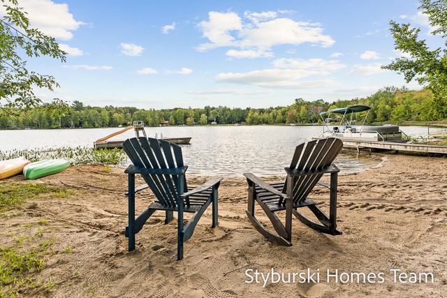 226 N 176th Avenue, Walkerville, MI 49459