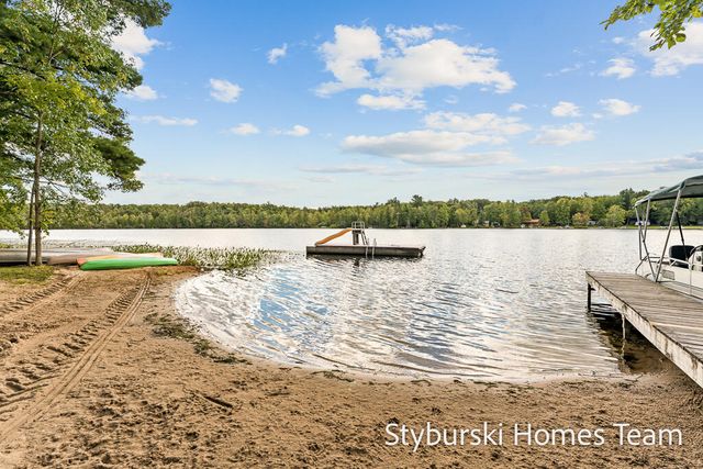 226 N 176th Avenue, Walkerville, MI 49459