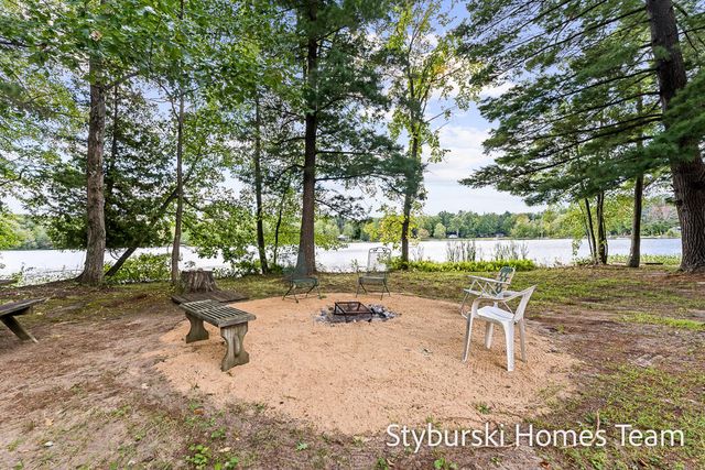 226 N 176th Avenue, Walkerville, MI 49459