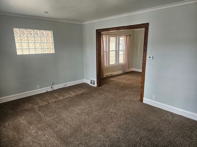 6125 W Newport Avenue, Chicago, IL 60634