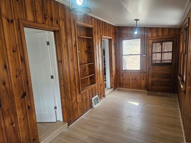 6125 W Newport Avenue, Chicago, IL 60634