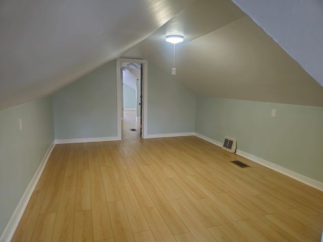 6125 W Newport Avenue, Chicago, IL 60634