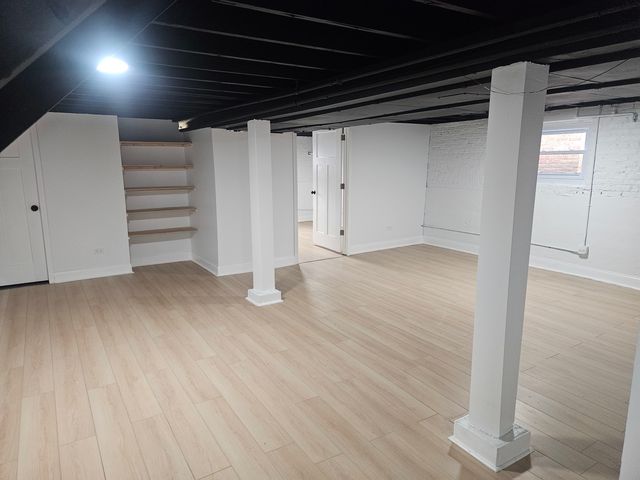 6125 W Newport Avenue, Chicago, IL 60634