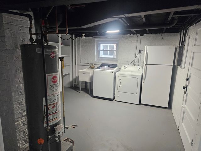 6125 W Newport Avenue, Chicago, IL 60634