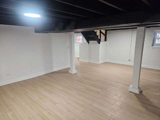 6125 W Newport Avenue, Chicago, IL 60634