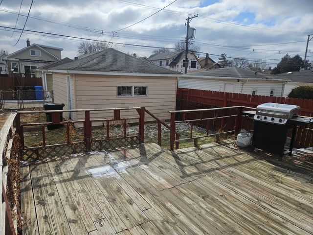 6125 W Newport Avenue, Chicago, IL 60634