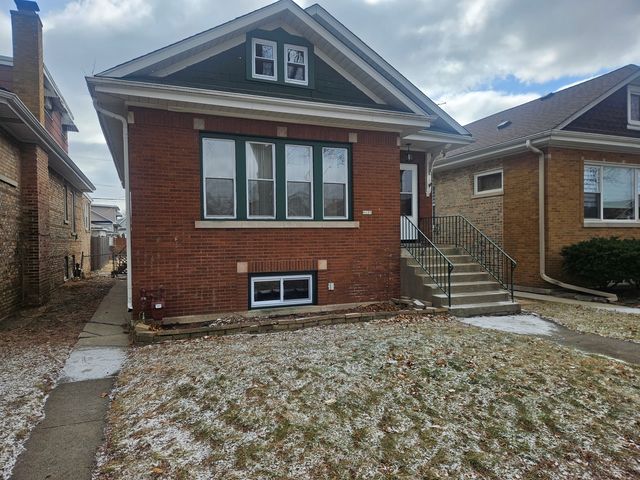 6125 W Newport Avenue, Chicago, IL 60634