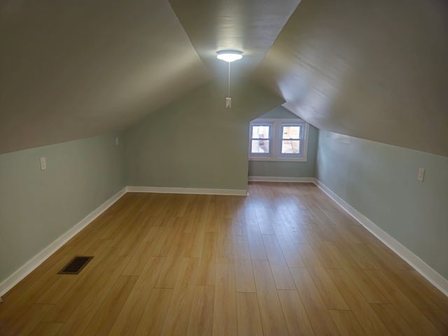 6125 W Newport Avenue, Chicago, IL 60634