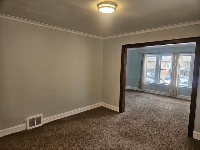 6125 W Newport Avenue, Chicago, IL 60634