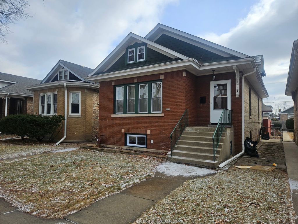 6125 W Newport Avenue, Chicago, IL 60634