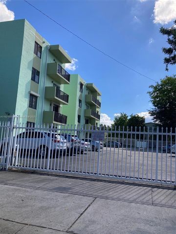 1530 SW 2nd St 103, Miami, FL 33135