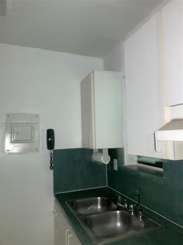 1530 SW 2nd St 103, Miami, FL 33135